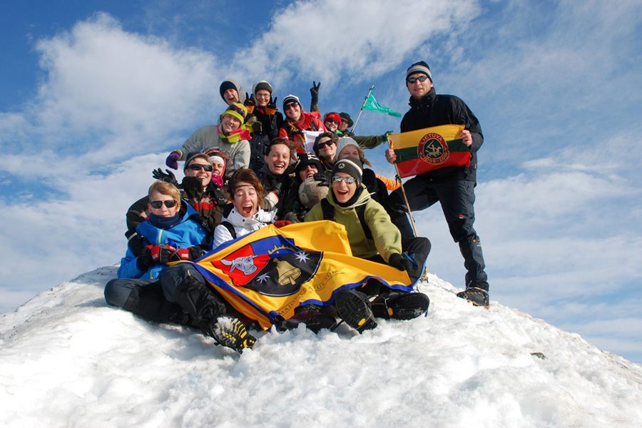 A tour group atop the south peak of Kebnekaise in 2009.