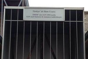 A plate on the cage surrounding the gallows commemorates Turkey's abolition of the death penalty in 2004. 