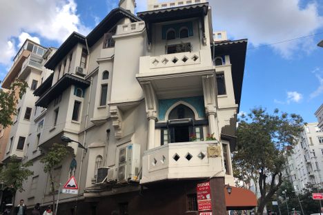 Vedat Tek House.