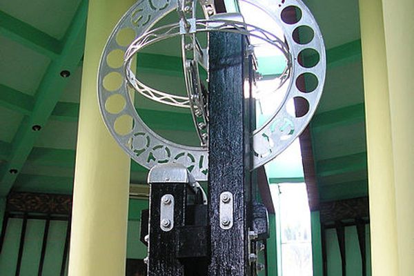 The original monument. 