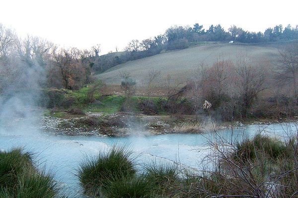 Tuscan countryside and the geothermal creek (Flickr/pedro prats)