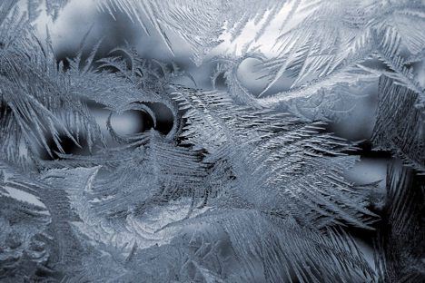 How Ice Withstands 900-Degree Heat in Space