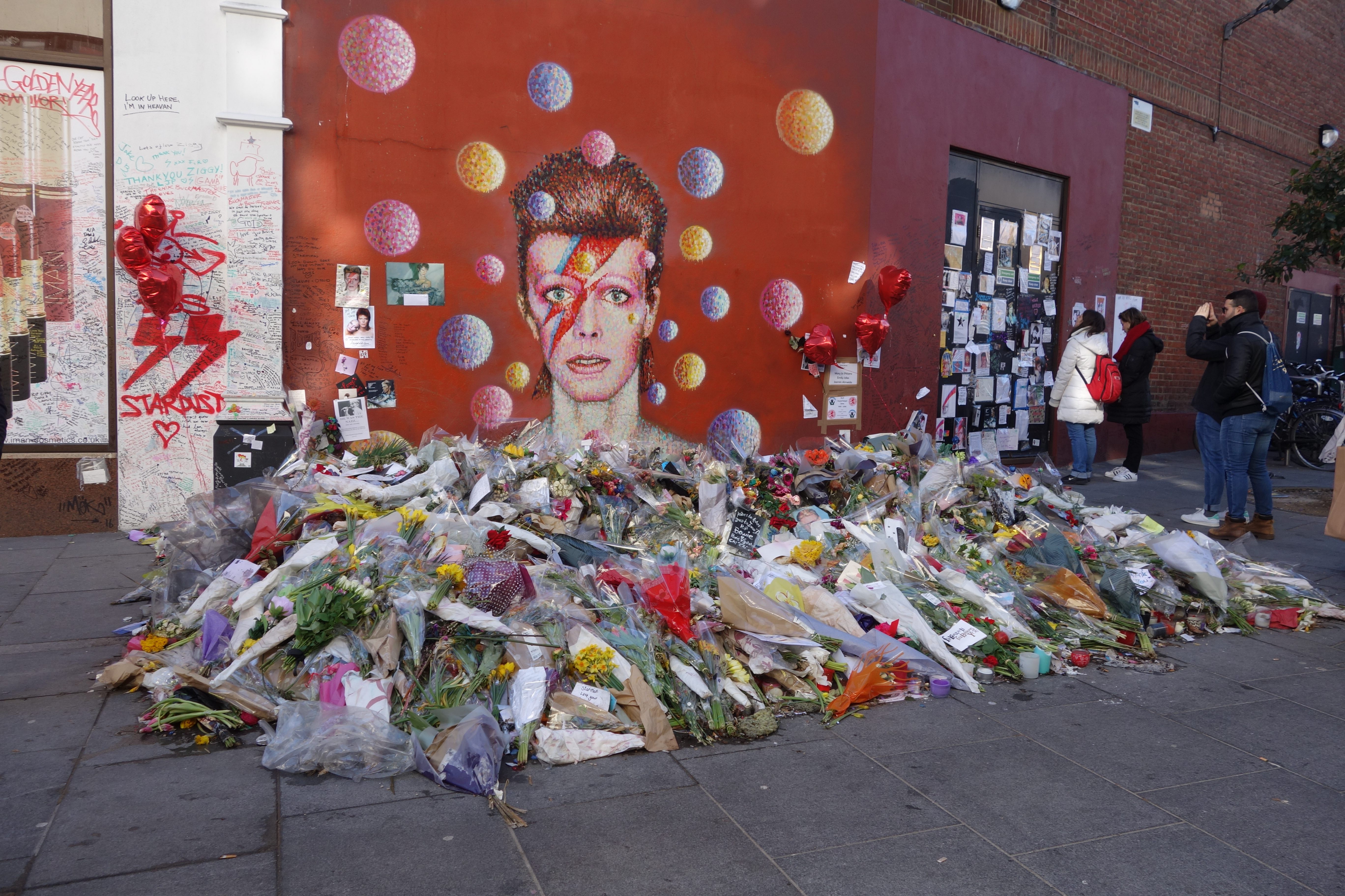 The David Bowie Mural at Tunstall Road in Brixton, just after its subject's death.