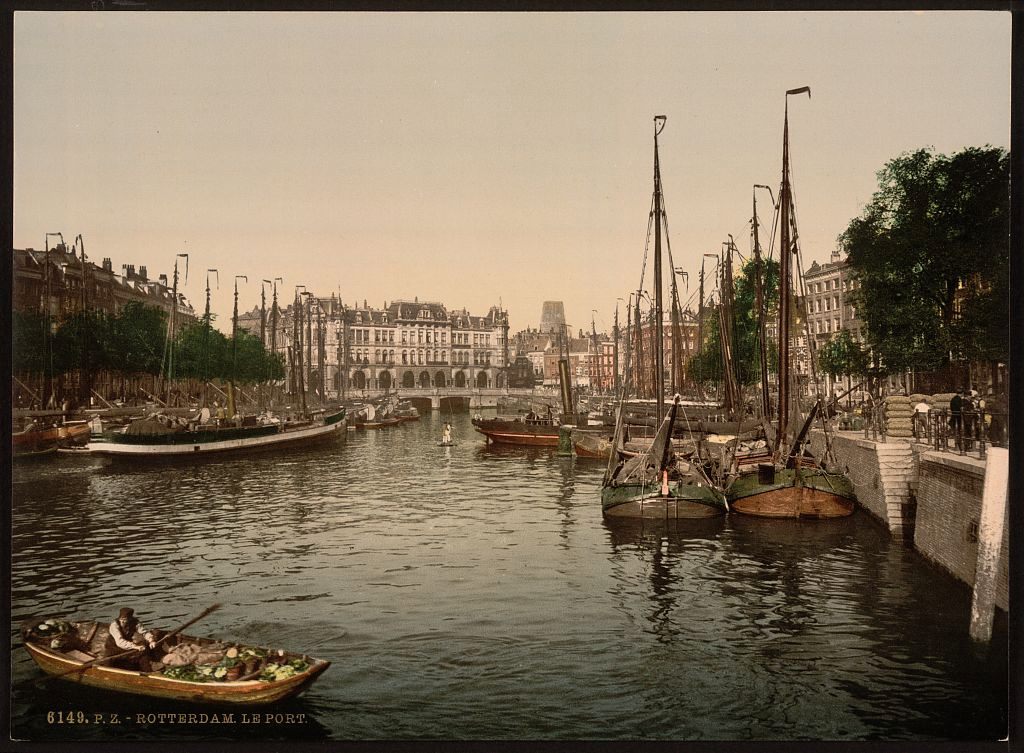 Rotterdam harbor in 1900.