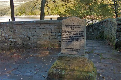 The memorial marker is alongside the Derwent Dam.