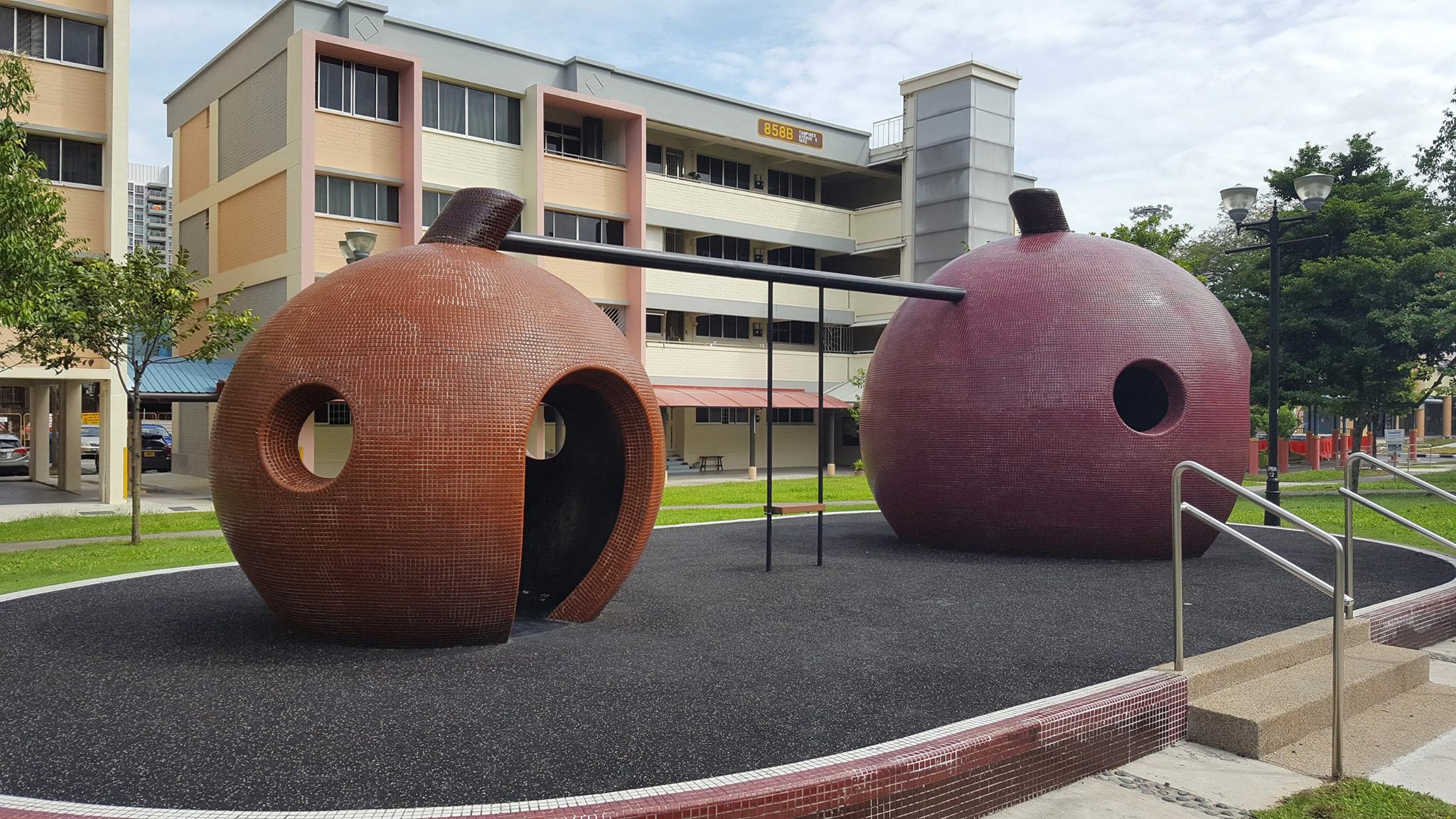 Lee-Loy Kwee Wah, one of Khor's successors, designed this mangosteen playground, which was built in the 1980s.