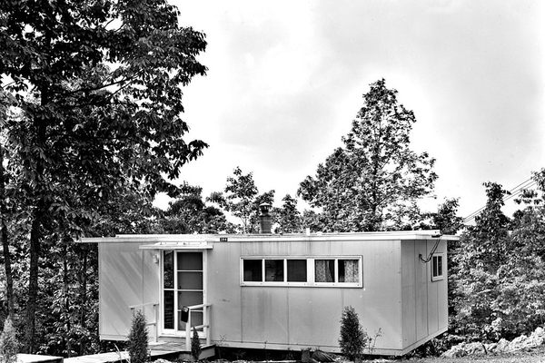 A type "H" house, photographed in the 1940s.