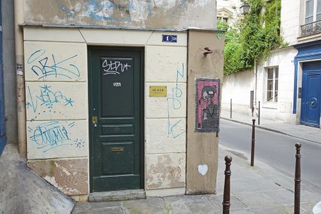 The facade.