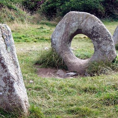 Mên-an-Tol on a clear day.
