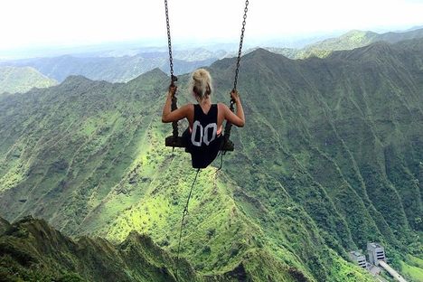 Hiker Nearly Falls Off Illegal Swing on Hawaii's Famous Stairway to Heaven