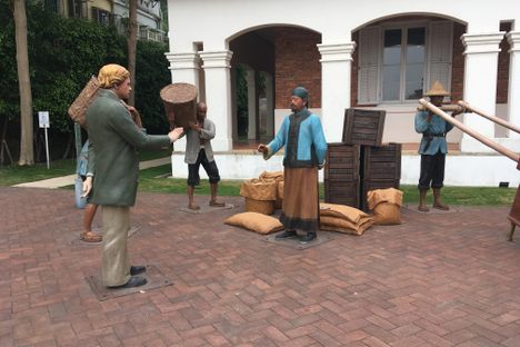Life-size Diorama