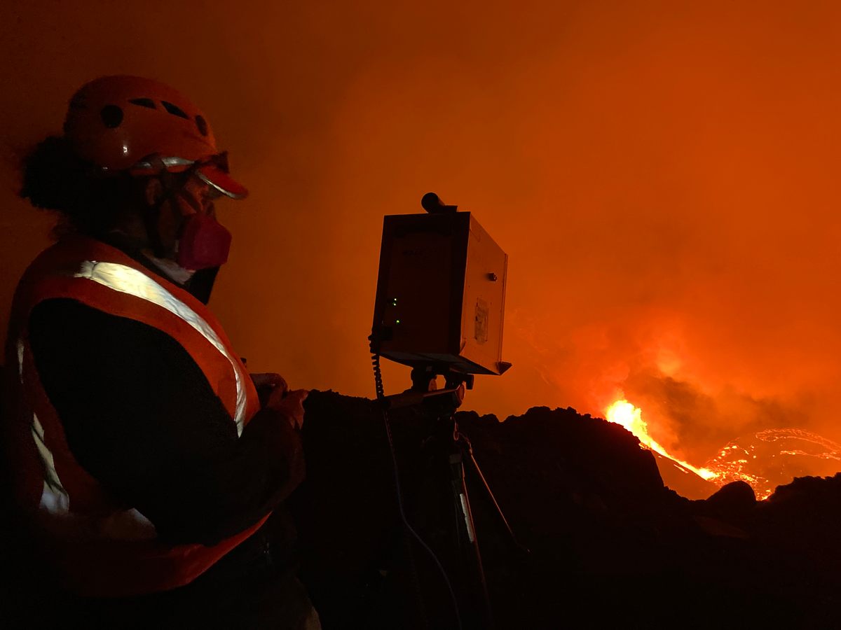 Lava lakes allow scientists access to the Earth's inner workings.