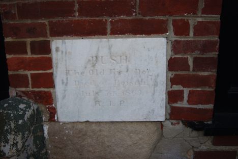 Current appearance of the Bush plaque.