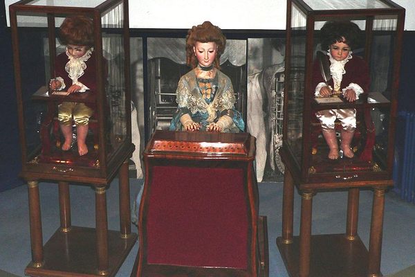 The Jaquet-Droz Automata