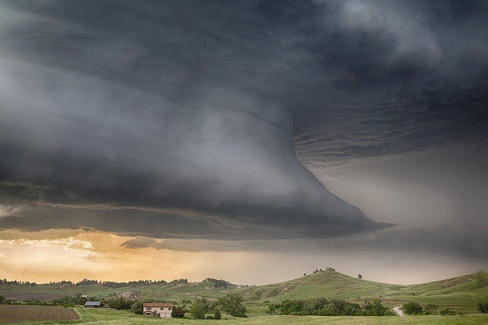 On the Scene: Chasing the Ominous Clouds of a Supercell Thunderstorm