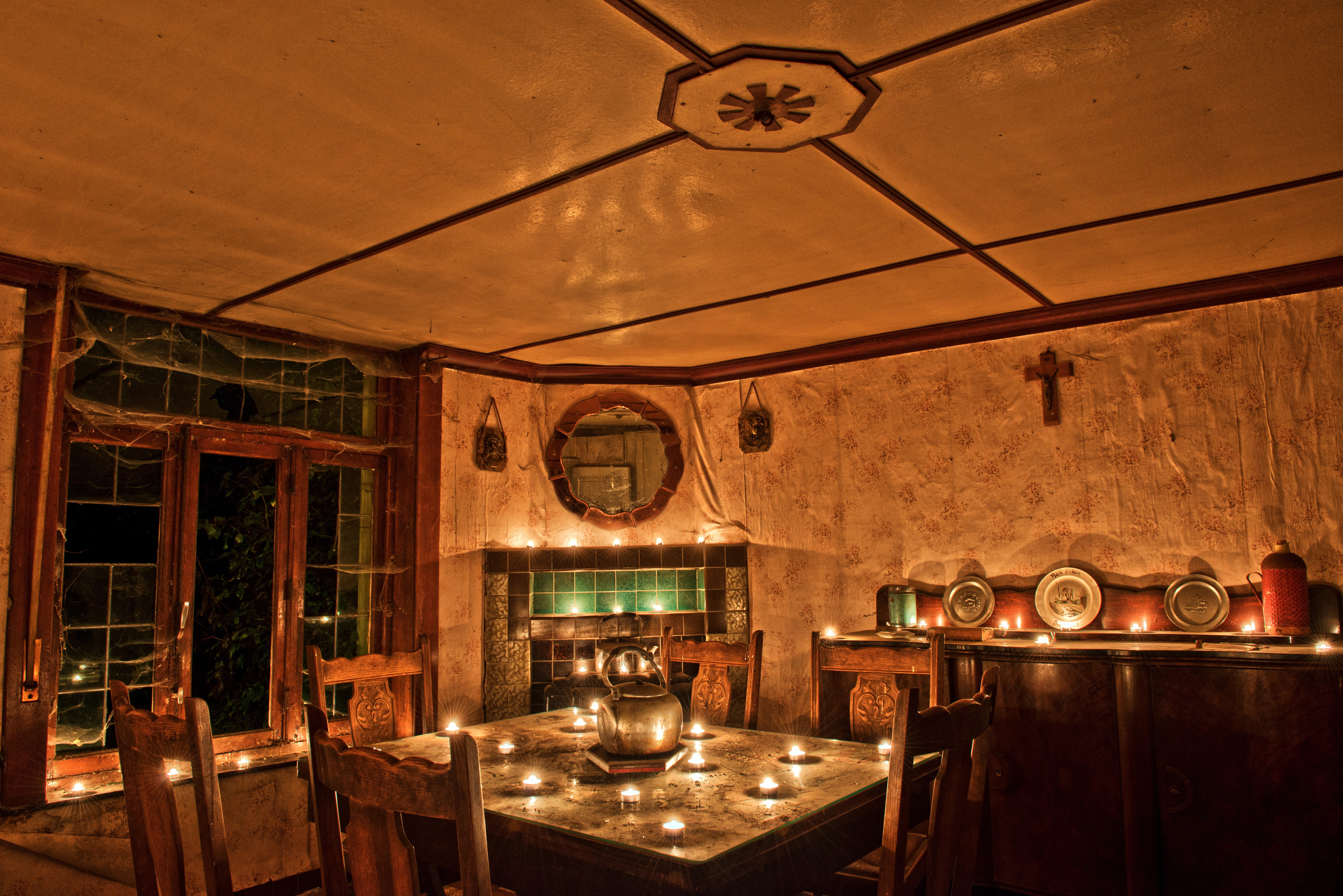 Abandoned houses are the ideal spots for old-fashioned dumb suppers.