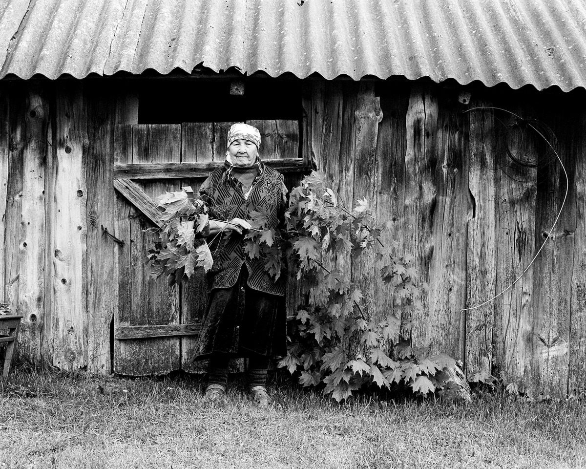 Babka Nadzeja. "When people ask for help, I can not refuse them. The only thing that I can not help [is] my family .... Whispers only help strangers."
