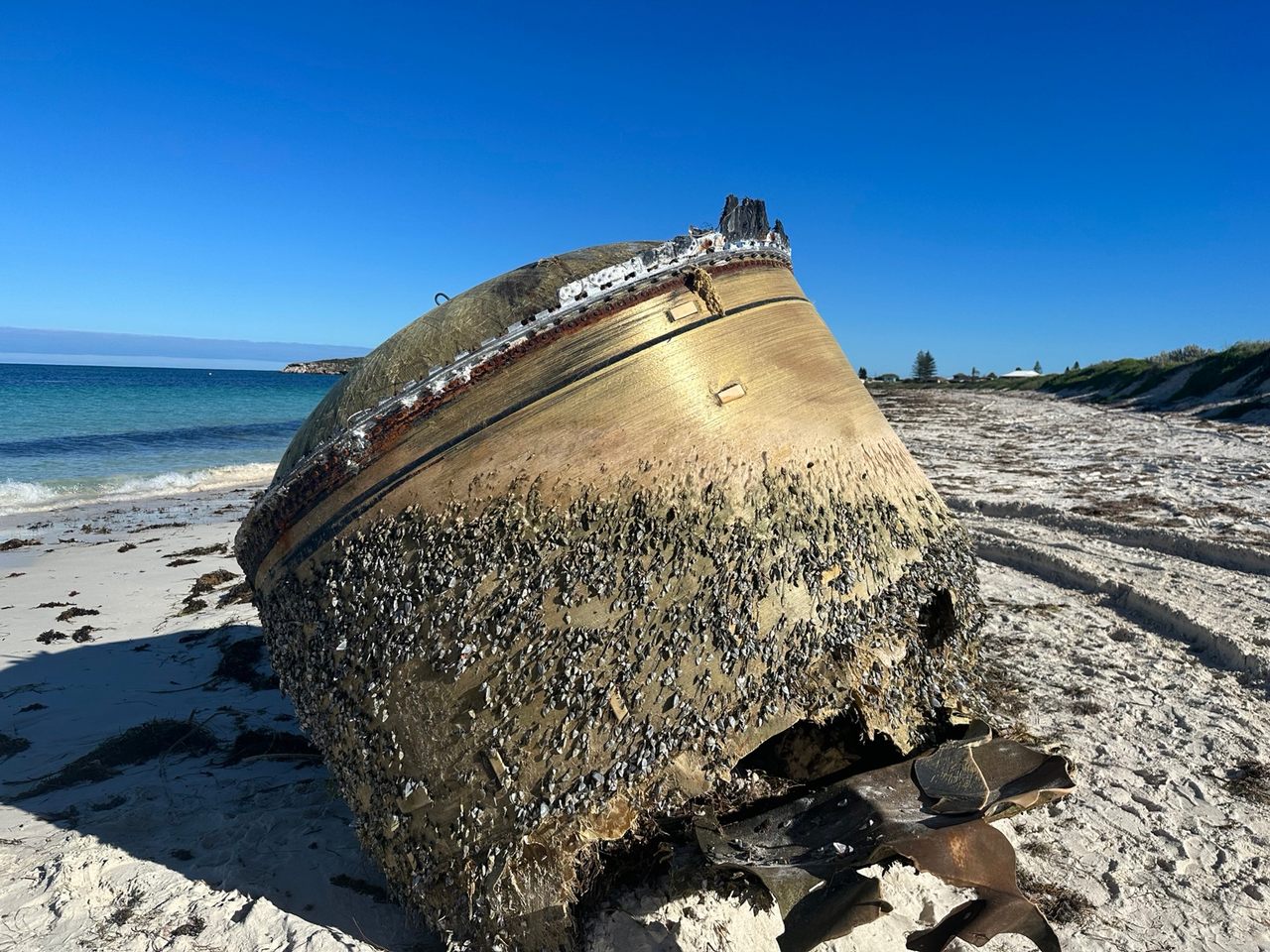 The mysterious metal cylinder on the shore of Western Australia.