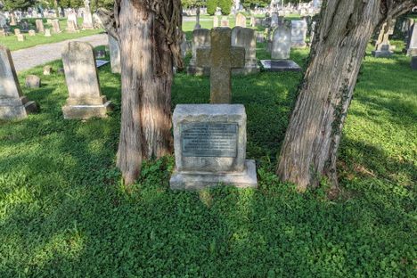 Tombstone of Solomon Barrott 