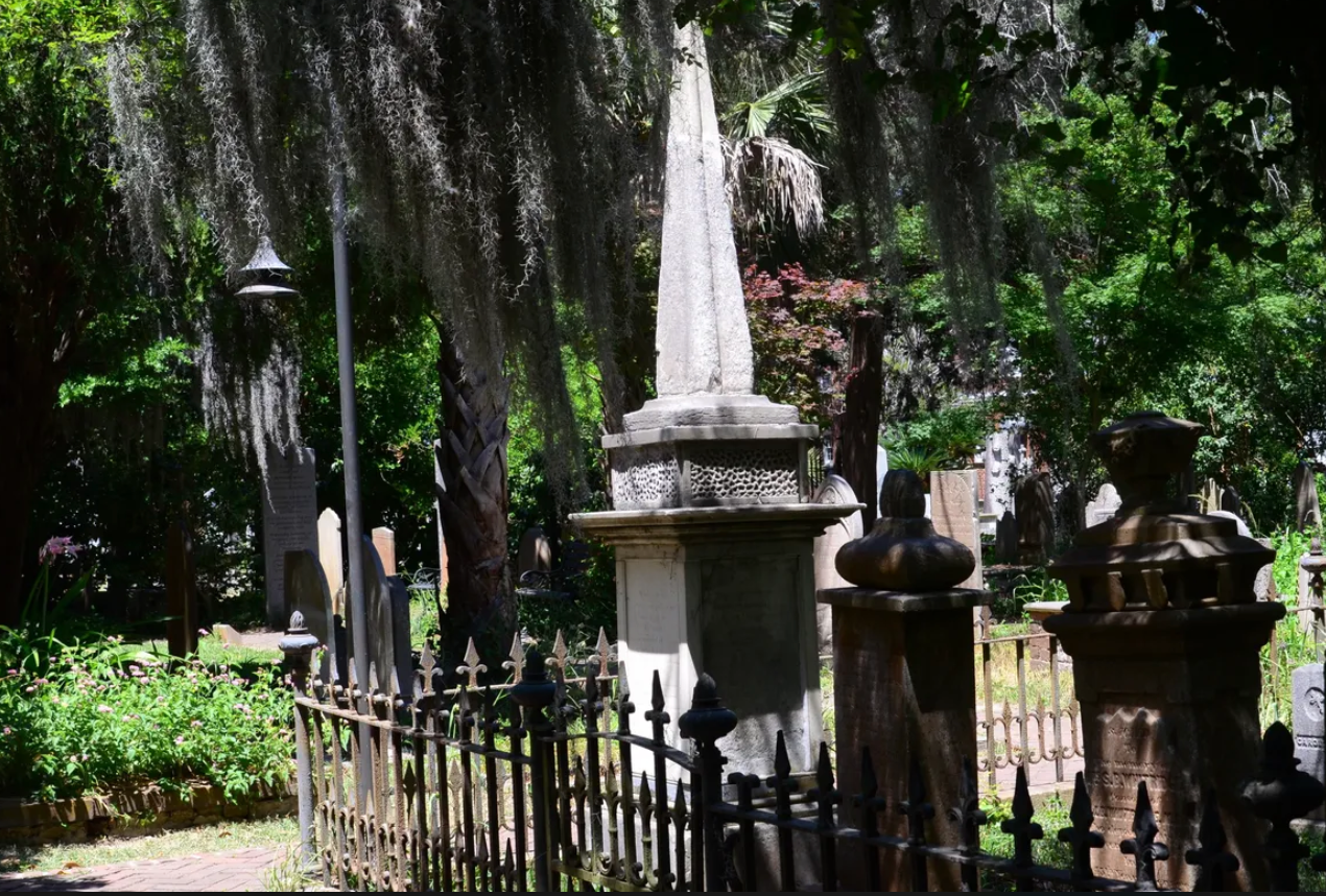 Despite eventually being turned over to Unitarians, the cemetery was originally built by the Society of Dissenters.