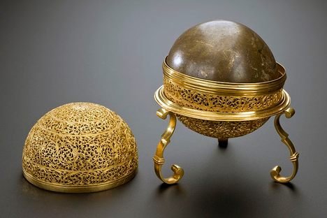 The Man-Made Gut Stones Once Used to Thwart Assassination Attempts