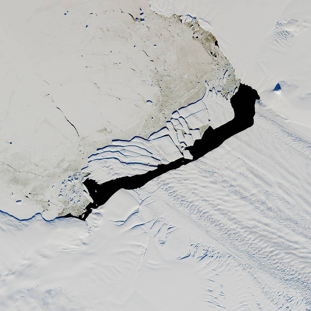 On December 15, 2017, the Landsat 8 Earth-orbiting satellite took this image of the broken berg known as B-44.