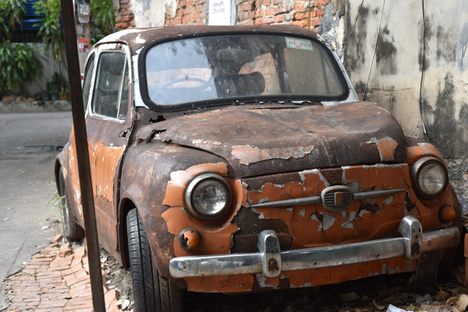 The “Antique Turtle” car, Talad Noi.