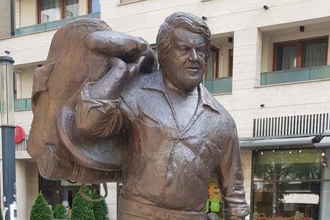 Bud Spencer Statue