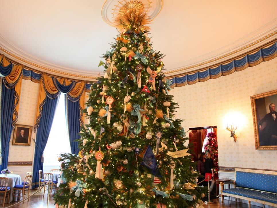 Does this Christmas tree in the Blue Room of the White House look good enough to eat?