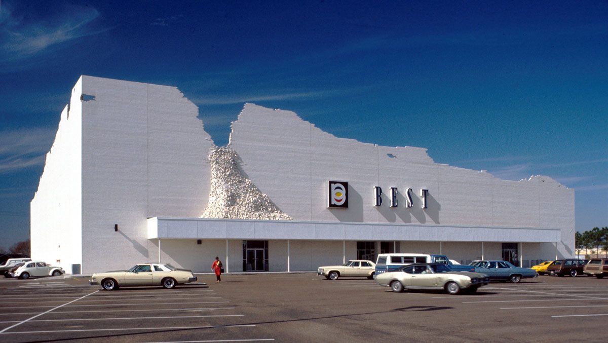 One of SITE's striking retail creations, the "Indeterminate Facade," in Houston, Texas, around 1975. 