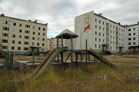 Siberian entertainment for miners' children (Flickr/Магадан)