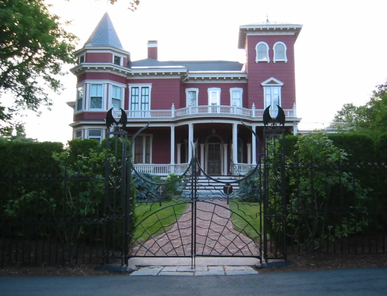 The house combines Queen Anne and Italianate architectural styles.