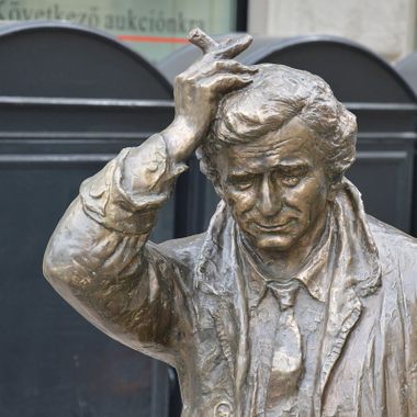 Columbo Statue