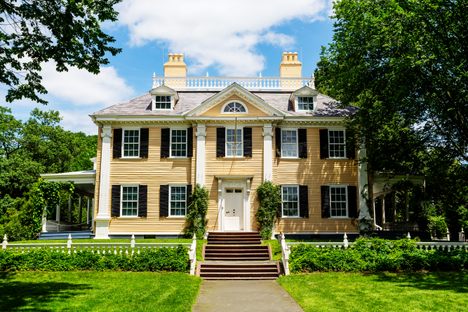 Longfellow House is a stately manor on Brattle Street in Cambridge, Massachusetts, owned by the literary family for nearly 130 years. It was also used as a headquarters by George Washington during the Revolutionary War. 