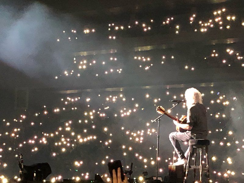 Queen guitarist Brian May performs Queen's Japan-language song, "Teo Toriatte," before a sold-out crowd on January 25, 2020.