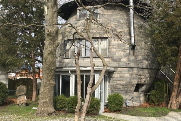 The front of the Cookie Jar House