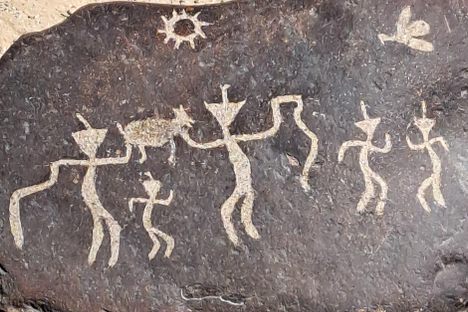 Human figures at Miculla Petroglyphs