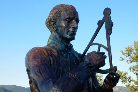 Captain Cook Statue