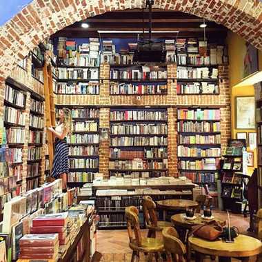 Ábaco Libros y Café.
