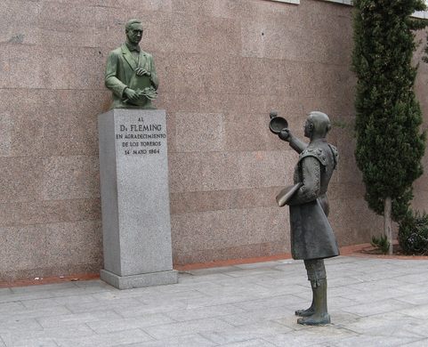 Monument to Doctor Flemingv