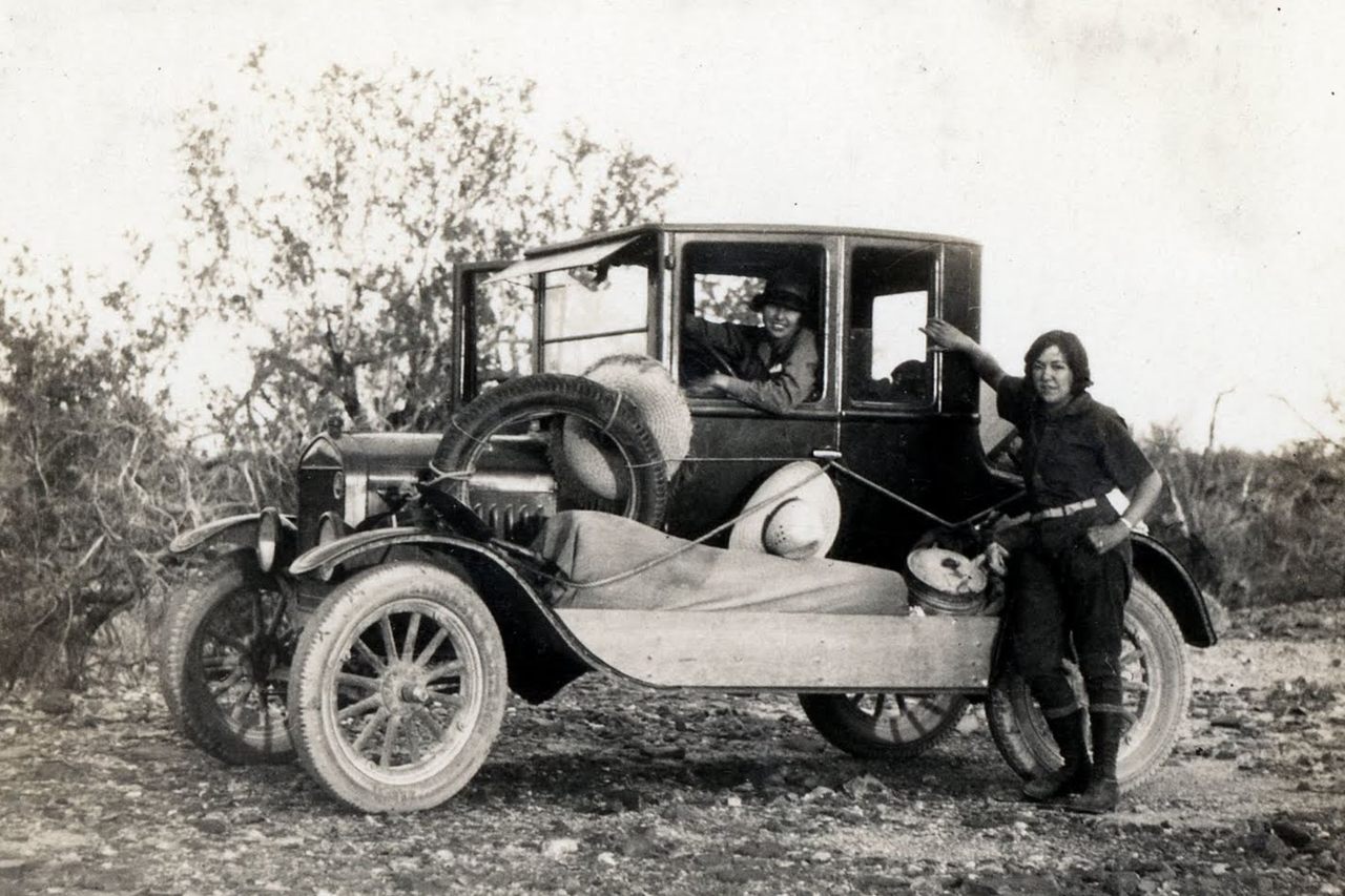 Susie Keef Smith and Lula Mae Graves on the Bradshaw Trail in 1930.