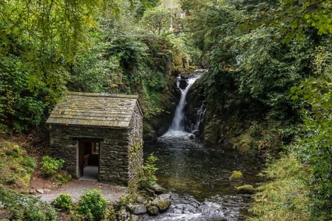 Grot and waterfall.