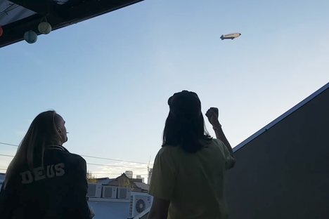 Can You Really Get a Blimp to Honk Its Horn?