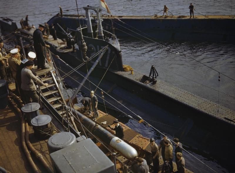 ww2 submarines inside