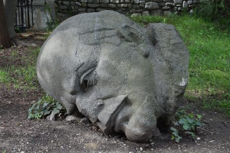 Lenin’s Head, Tsinandali