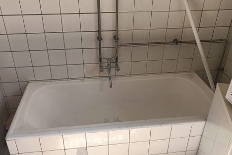 Heisenberg's Bathtub