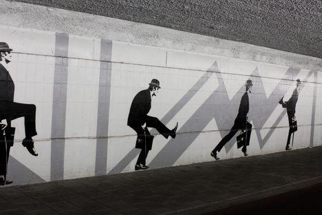 Silly Walks Tunnel.