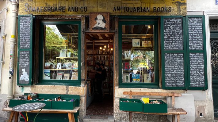 Shakespeare and Company in Paris - Atlas Obscura