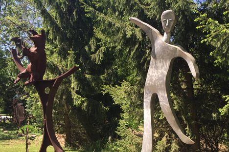 Bobrowitz Spectacular Sculpture.