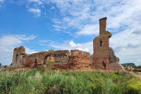 Besiekiery Castle Ruins